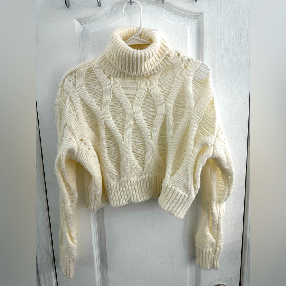 Forever 21 Cream Cropped Sweater